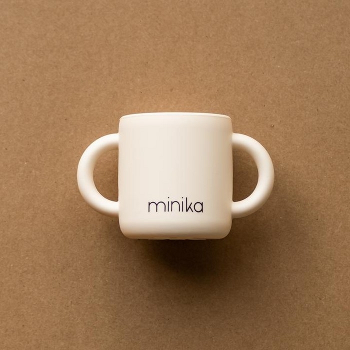 Tasse d'apprentissage avec poignées - Shell | Minika