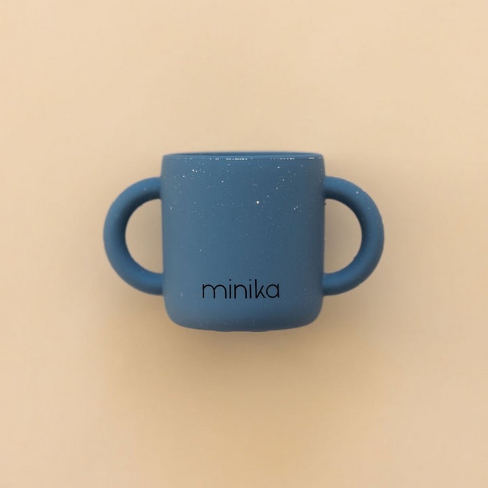 Tasse d'apprentissage avec poignées - Indigo | Minika